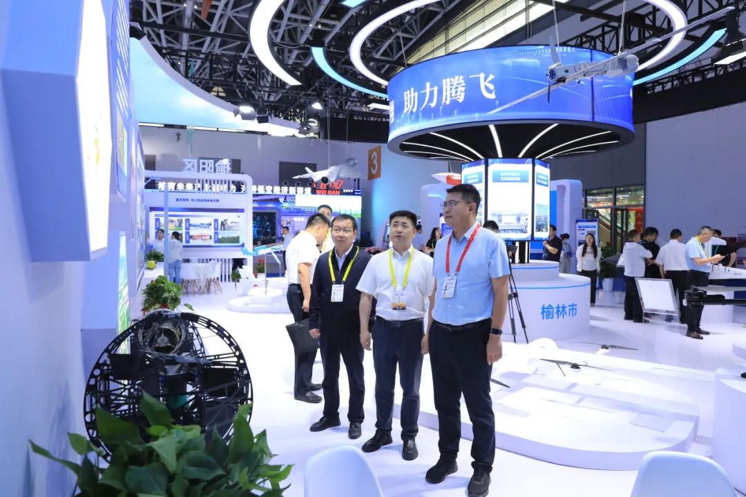 榆林经开区代表团赴第九届丝博会考察新兴能源技术研发成果